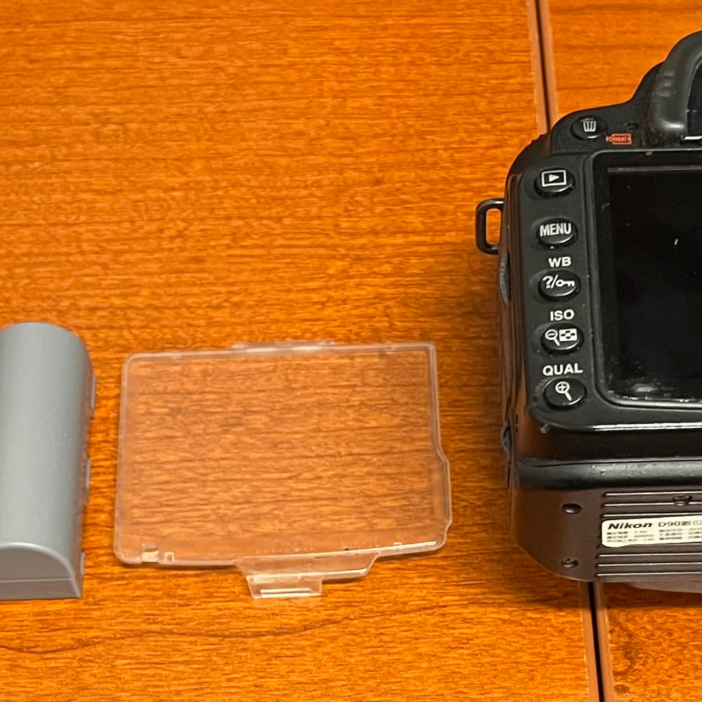 Nikon D90 DSLR Camera Body Digital SLR W/ Battery and Charger