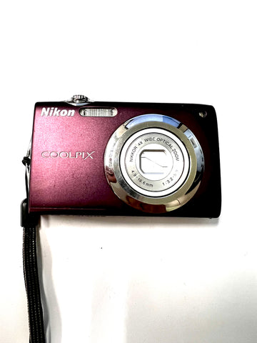 Nikon COOLPIX S3000 12.0MP Digital Camera With Battery